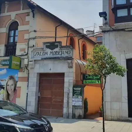 Salon Moderno Con Plaza De Garaje Privada *