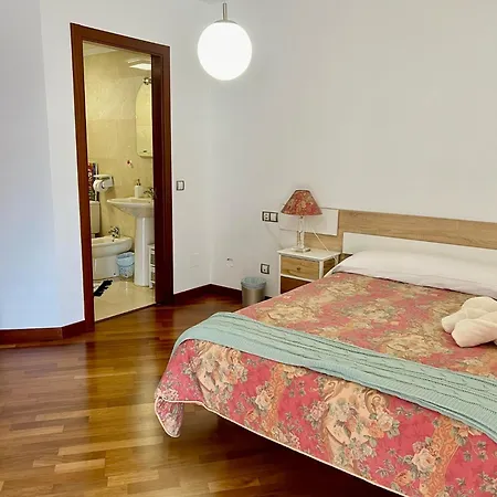 Salon Moderno Con Plaza De Garaje Privada * Llanes