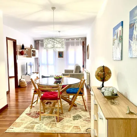 Apartment Salon Moderno Con Plaza De Garaje Privada Incluida *
